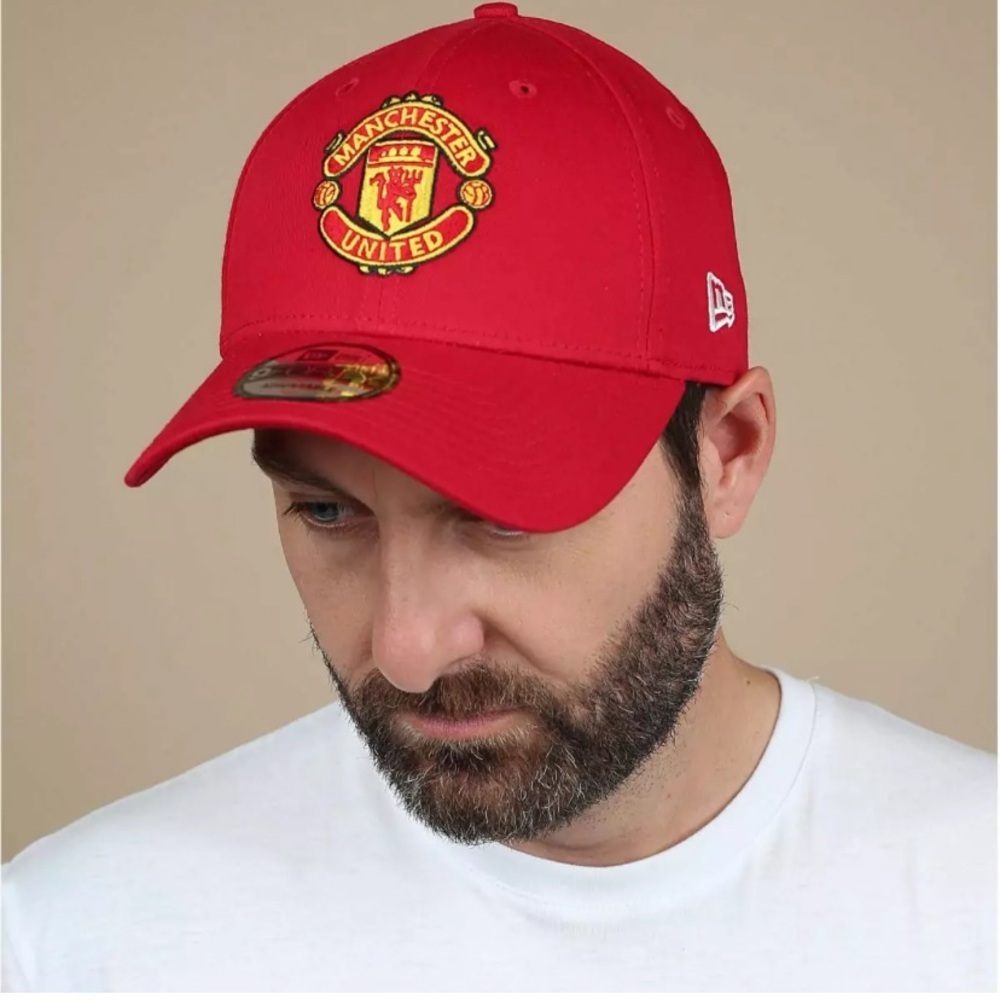 Manchester United Red Cap NWT 9forty adjustable.